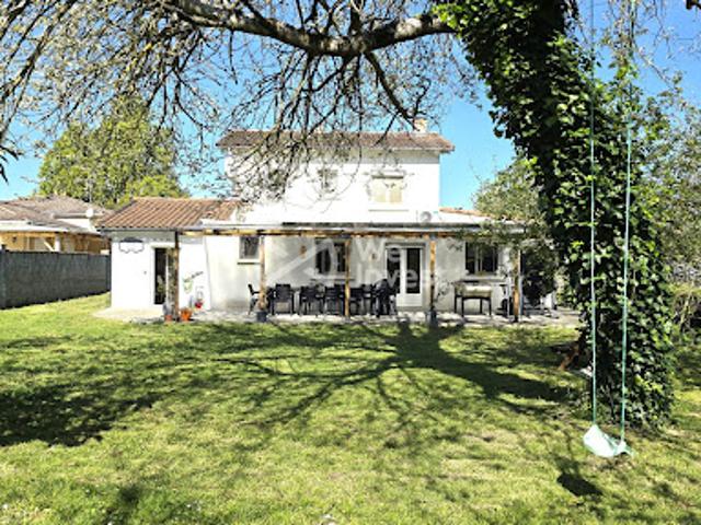 Vente Maison 7 pièces 127 m2 Castelsarrasin