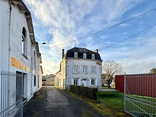 Vente Maison 7 pièces 128.23 m2 Saint Pierre d'Exideuil