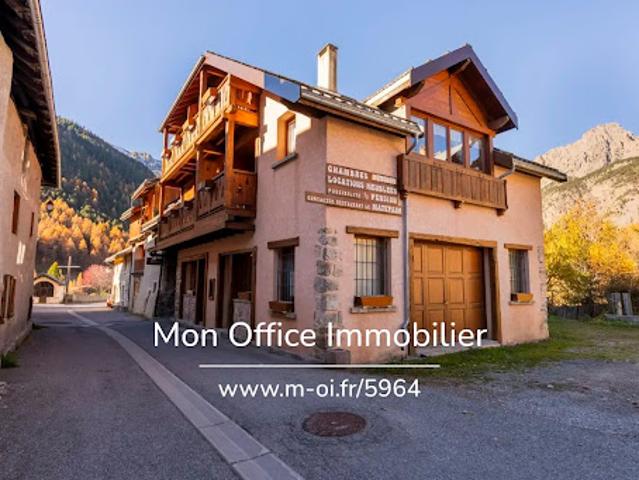 Vente Maison 7 pièces 122 m2 Ceillac