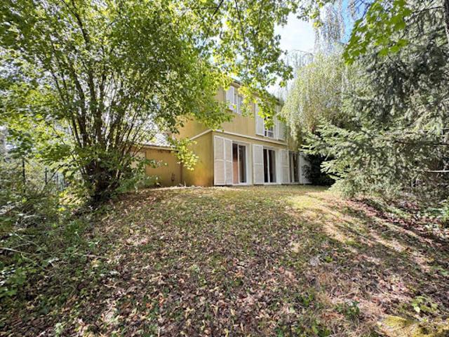 Vente Maison 7 pièces 135 m2 Le Mesnil Saint Denis