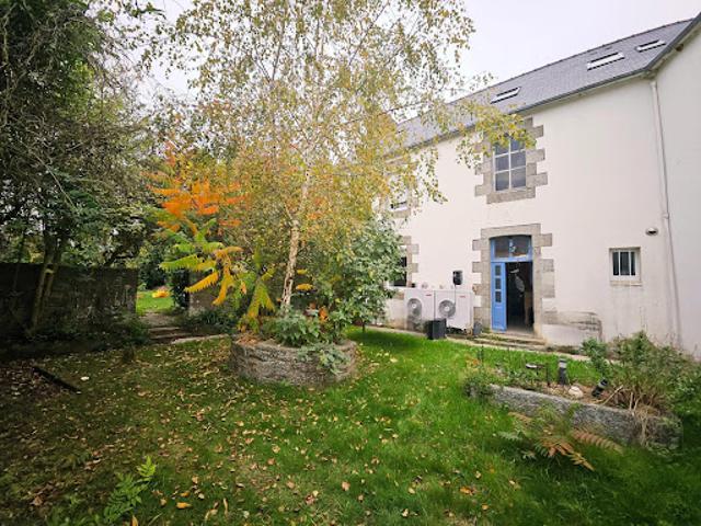 Vente Maison 7 pièces 135 m2 Ploëzal