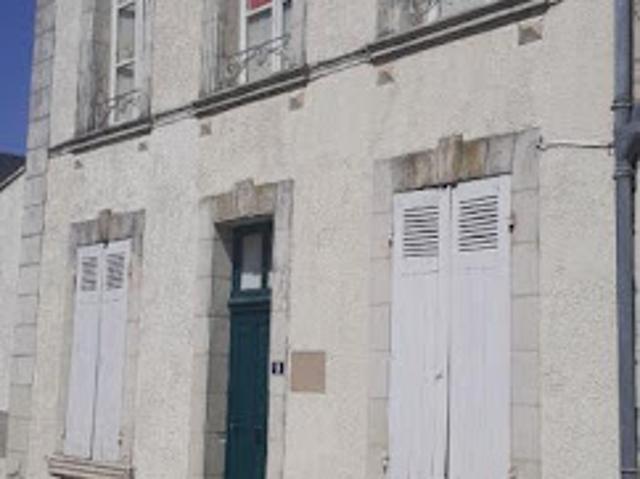 Vente Maison 7 pièces 136 m2 Baugé en Anjou