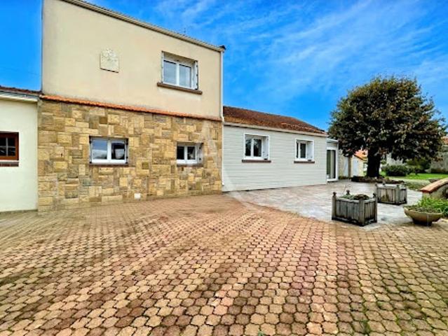Vente Maison 7 pièces 138 m2 Nalliers