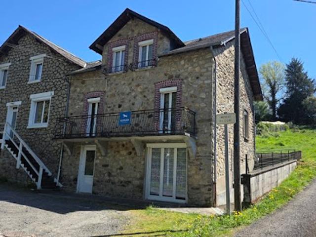 Vente Maison 7 pièces 138 m2 Condat sur Ganaveix
