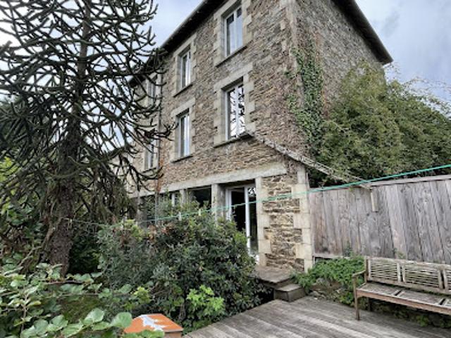 Vente Maison 7 pièces 138 m2 Sussac