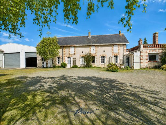 Vente Maison 7 pièces 139 m2 Nueil sur Layon