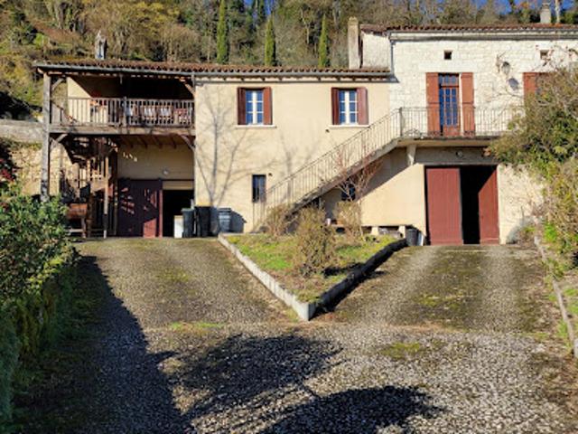Vente Maison 7 pièces 130 m2 Aubeterre sur Dronne
