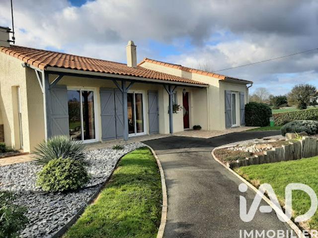 Vente Maison 7 pièces 131 m2 Courlay