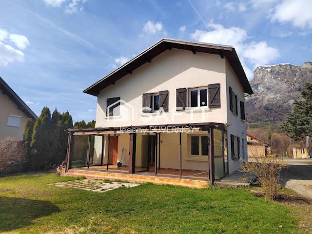Vente Maison 7 pièces 131 m2 Saint Jean Saint Nicolas