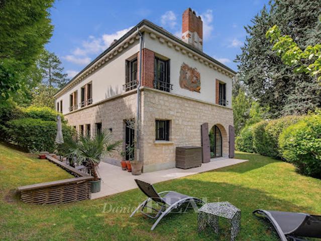 Vente Maison 7 pièces 132.87 m2 Garches