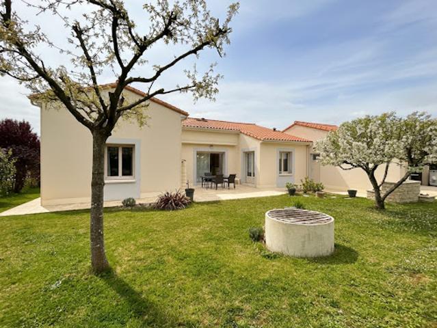 Vente Maison 7 pièces 144 m2 Aiffres