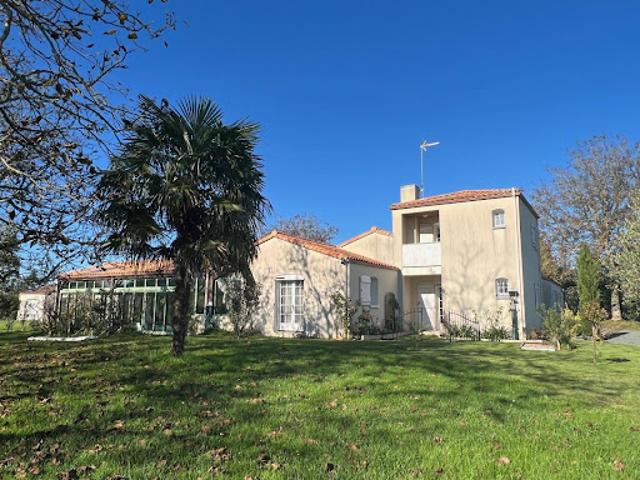 Vente Maison 7 pièces 144 m2 Sainte Hermine