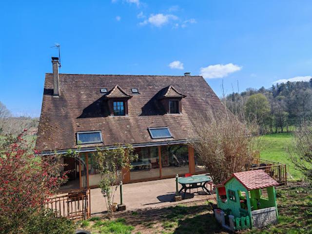 Vente Maison 7 pièces 145 m2 Hautefort