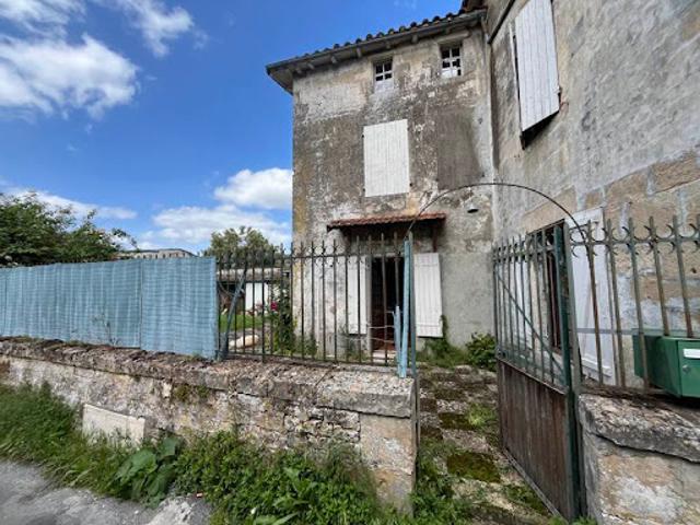 Vente Maison 7 pièces 146 m2 Brioux sur Boutonne