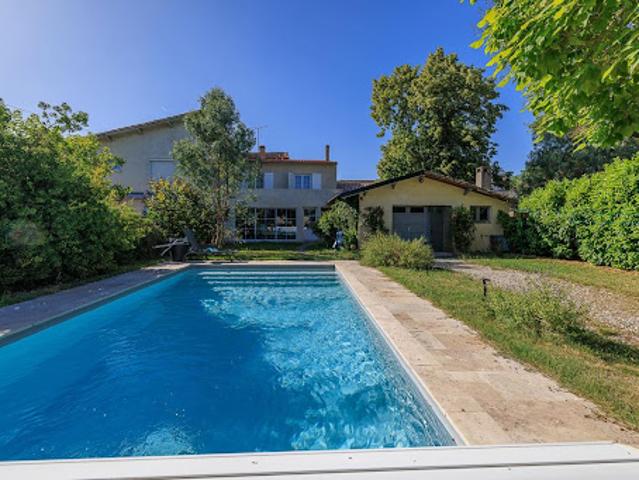 Vente Maison 7 pièces 148 m2 Saint Médard de Guizières