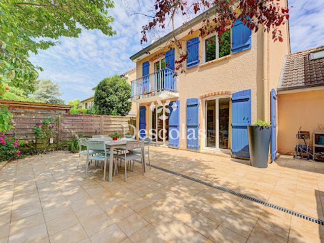 Vente Maison 7 pièces 149.56 m2 Saint Germain en Laye