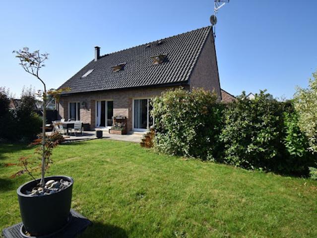 Vente Maison 7 pièces 140 m2 Avesnes les Aubert