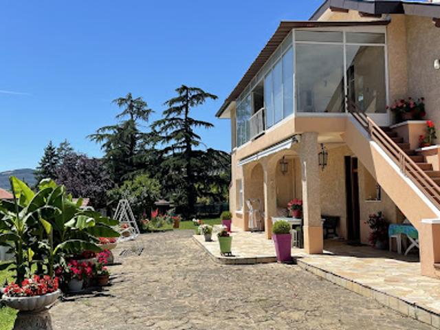 Vente Maison 7 pièces 140 m2 Genilac