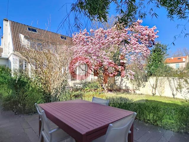 Vente Maison 7 pièces 140 m2 Issy les Moulineaux