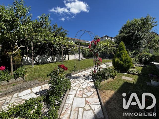 Vente Maison 7 pièces 140 m2 Le Chambon Feugerolles