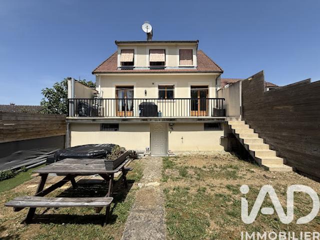 Vente Maison 7 pièces 140 m2 Vaux le Pénil