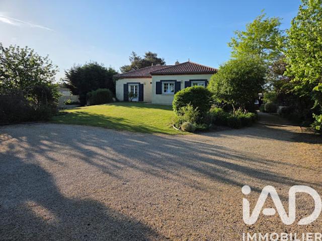 Vente Maison 7 pièces 140 m2 Vieillevigne