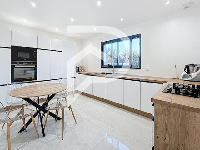 Vente Maison 7 pièces 141.2 m2 Dreux