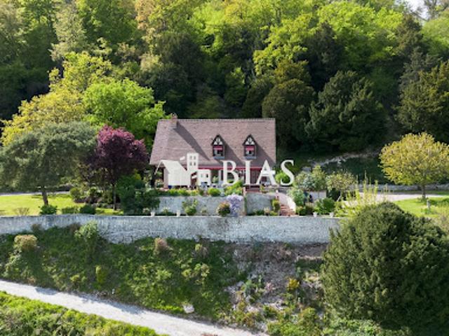Vente Maison 7 pièces 142 m2 Bourg Achard