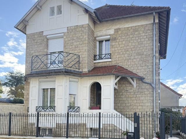 Vente Maison 7 pièces 143 m2 Compiegne