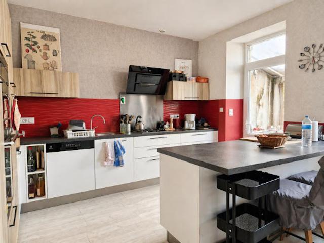 Vente Maison 7 pièces 154 m2 Maël Carhaix