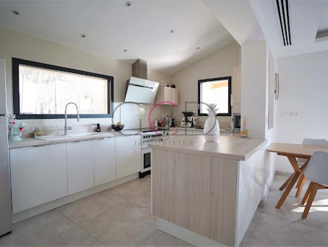 Vente Maison 7 pièces 154 m2 Ventabren