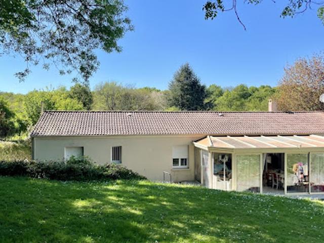 Vente Maison 7 pièces 156 m2 Saintes