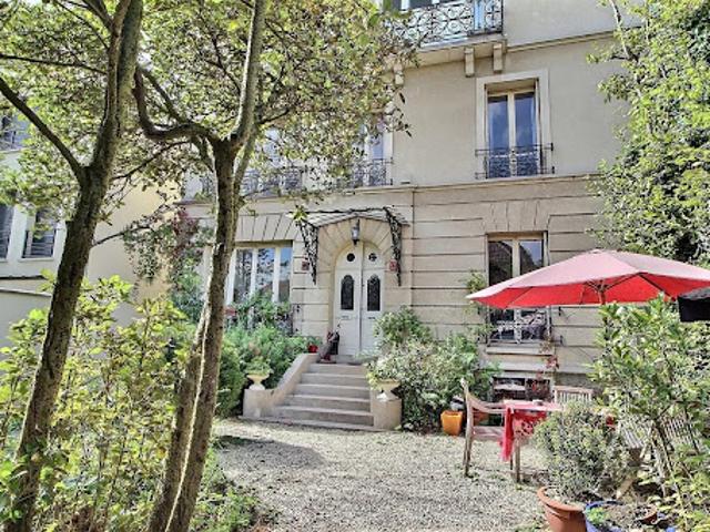 Vente Maison 7 pièces 157 m2 La Varenne Saint Hilaire