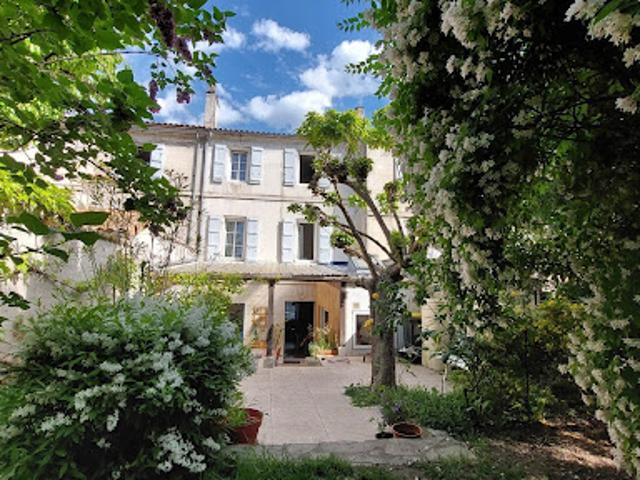 Vente Maison 7 pièces 150 m2 Angouleme