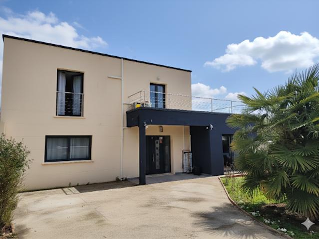 Vente Maison 7 pièces 140 m2 Sens