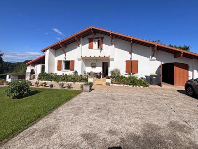 Vente Maison 7 pièces 150 m2 Urcuit