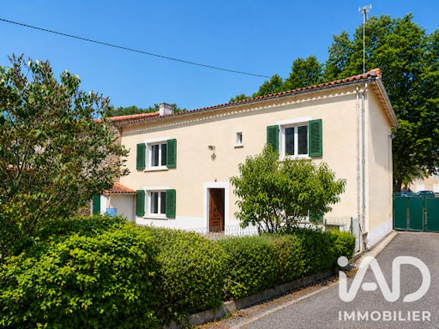 Vente Maison 7 pièces 153 m2 Saint Laurent de Céris