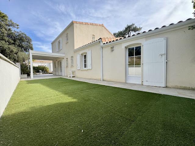 Vente Maison 7 pièces 164 m2 Saint Georges de Didonne