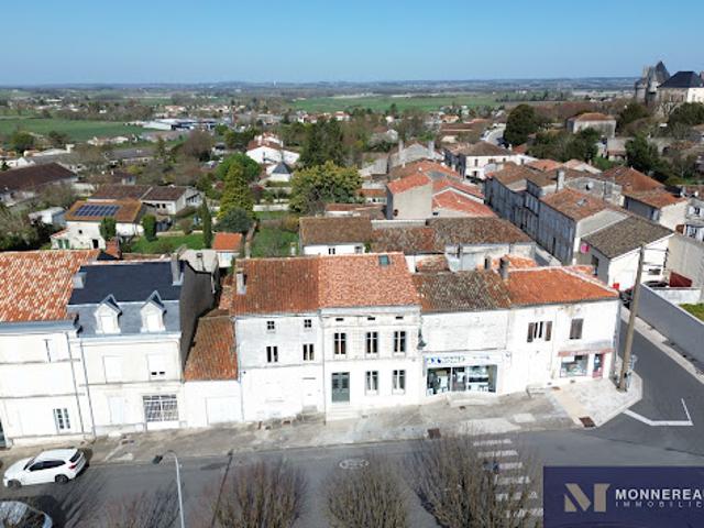 Vente Maison 7 pièces 165 m2 Barbezieux Saint Hilaire