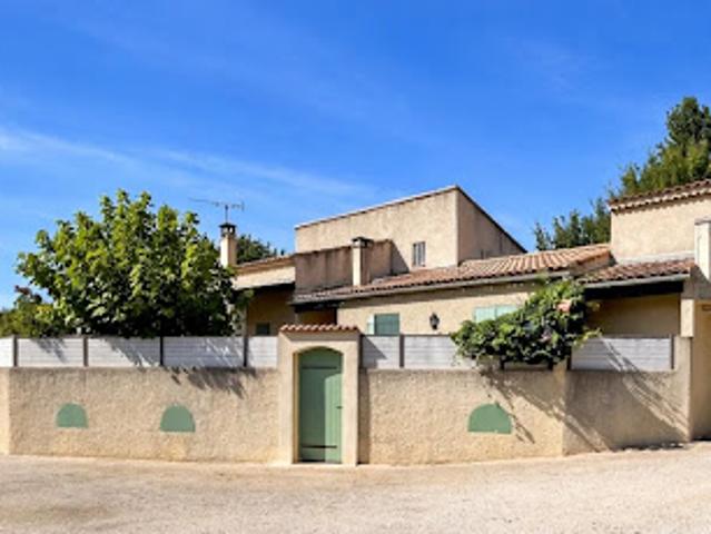 Vente Maison 7 pièces 165 m2 Eyguières