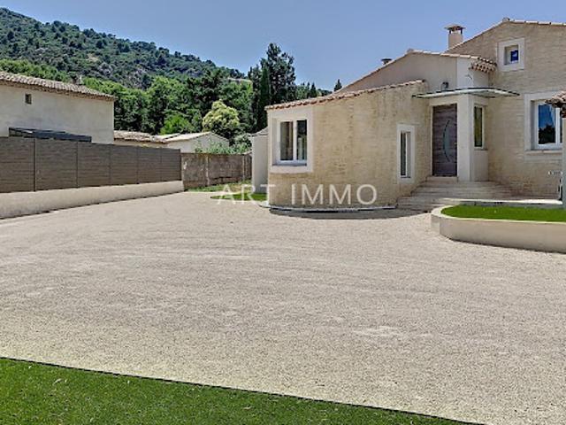 Vente Maison 7 pièces 165 m2 Robion