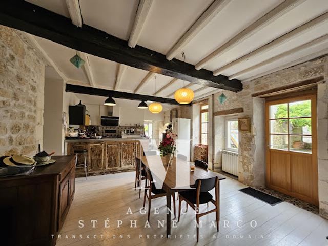 Vente Maison 7 pièces 165 m2 Saintes