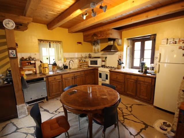 Vente Maison 7 pièces 166 m2 Marignieu
