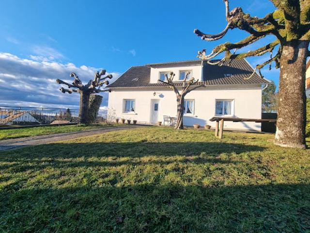 Vente Maison 7 pièces 166 m2 Saint Yrieix la Perche