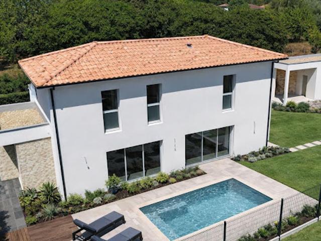 Vente Maison 7 pièces 168 m2 Saint Médard en Jalles