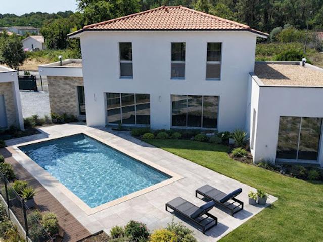 Vente Maison 7 pièces 168 m2 Saint Médard en Jalles