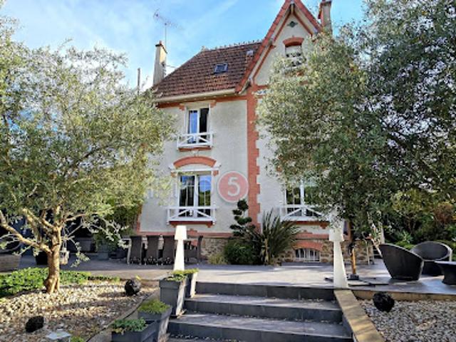 Vente Maison 7 pièces 160 m2 Le Raincy