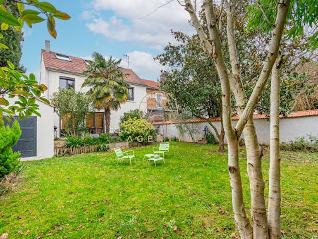Vente Maison 7 pièces 160.21 m2 La Varenne Saint Hilaire