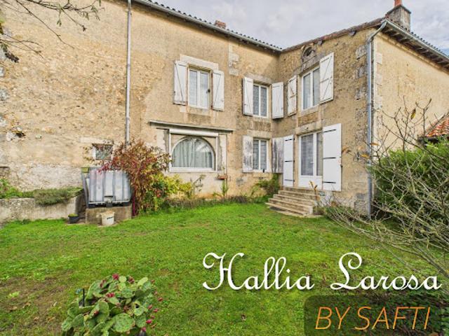 Vente Maison 7 pièces 163 m2 Lussac les Châteaux