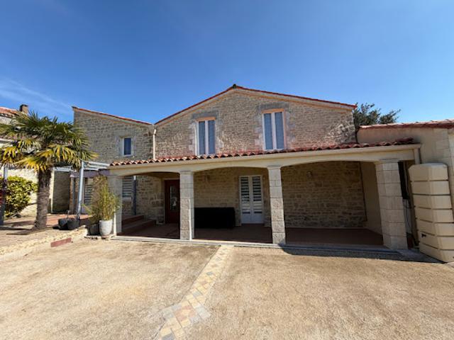 Vente Maison 7 pièces 163 m2 Saint Michel le Cloucq